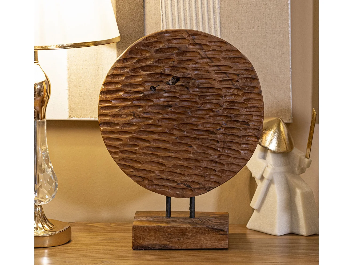 Scultura in legno marrone cm 30x15,5X40