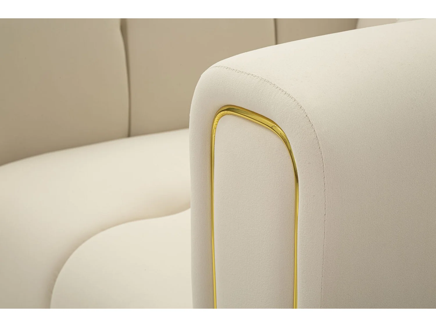 Fauteuil en Velours Matelassé "Alma" 97cm Crème