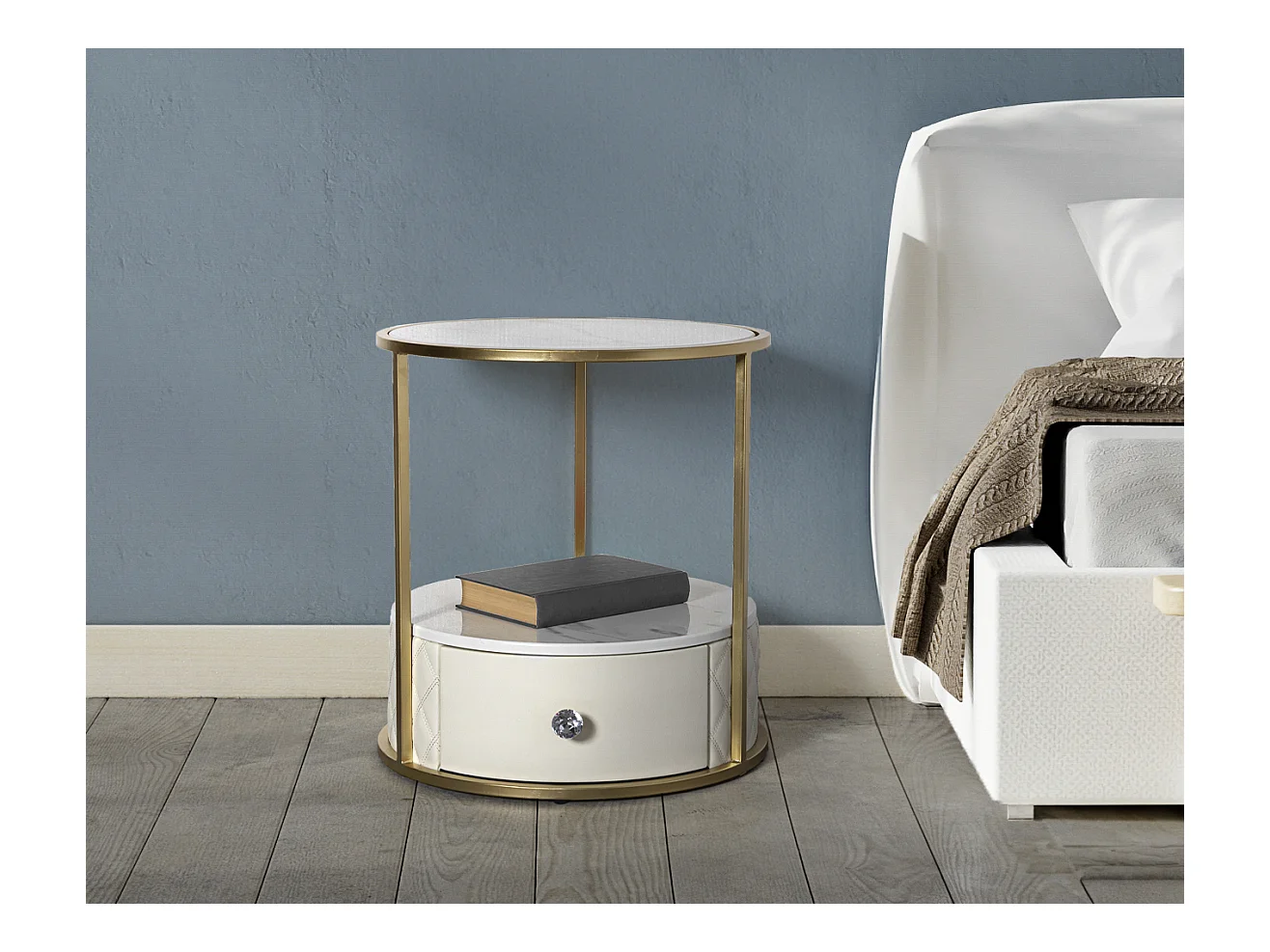 Comodino in metallo dorato e similpelle trapuntata crema cm Ø 43x48