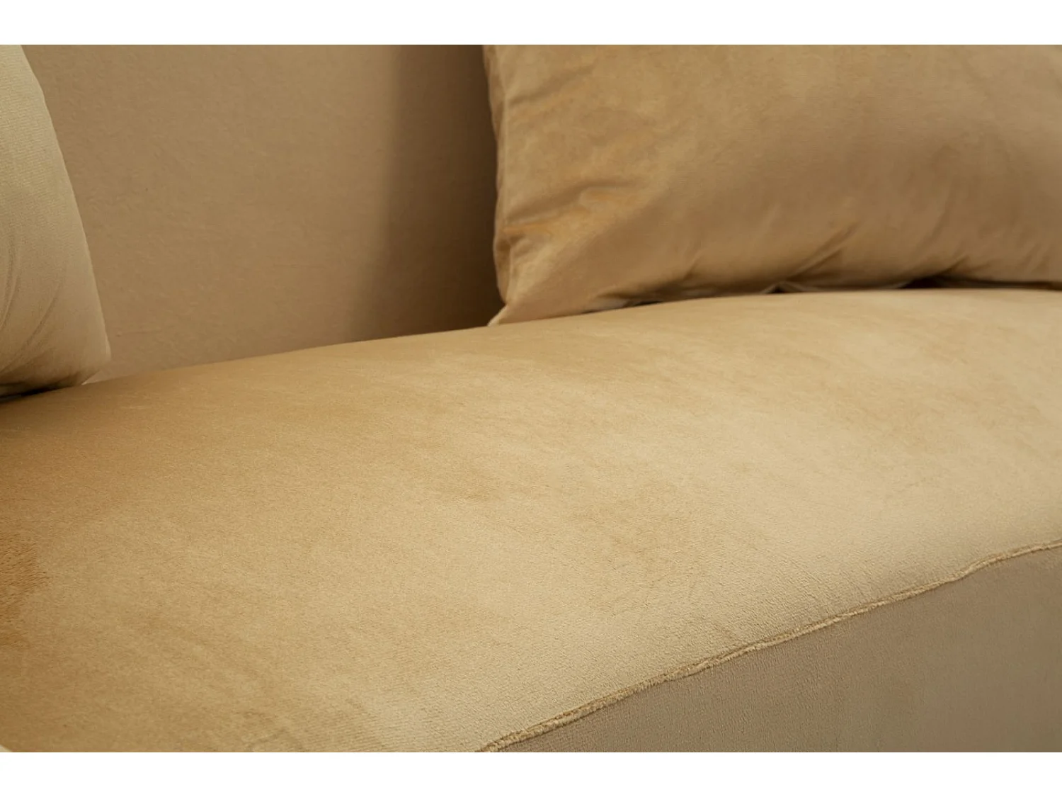 Kleines Sofa aus Metall schwarz und Samt braun mit Kissen 137x69x79 cm