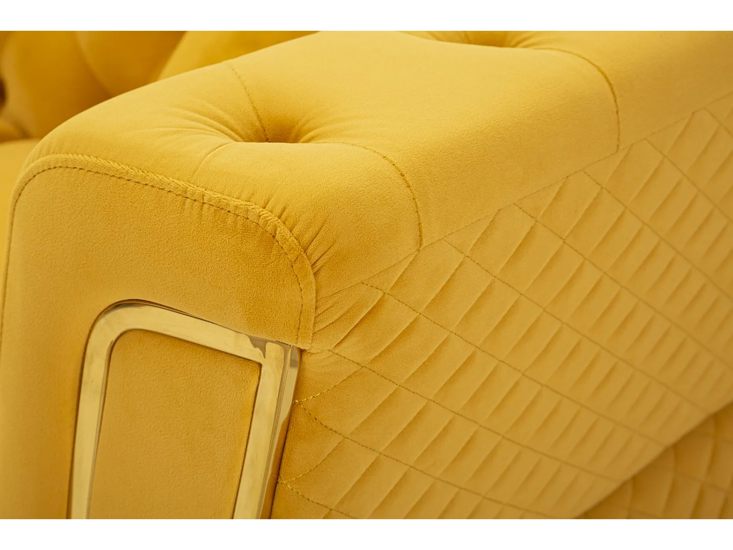 Divano in metallo e velluto senape con cuscini cm 162x83x76