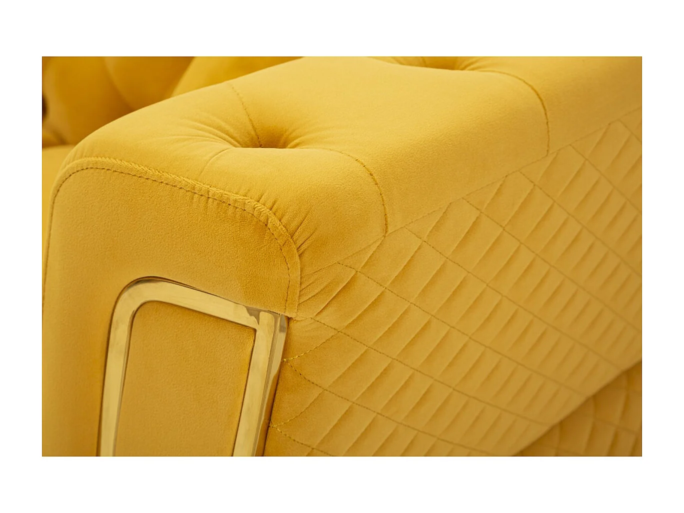 Divano in metallo e velluto senape con cuscini cm 162x83x76