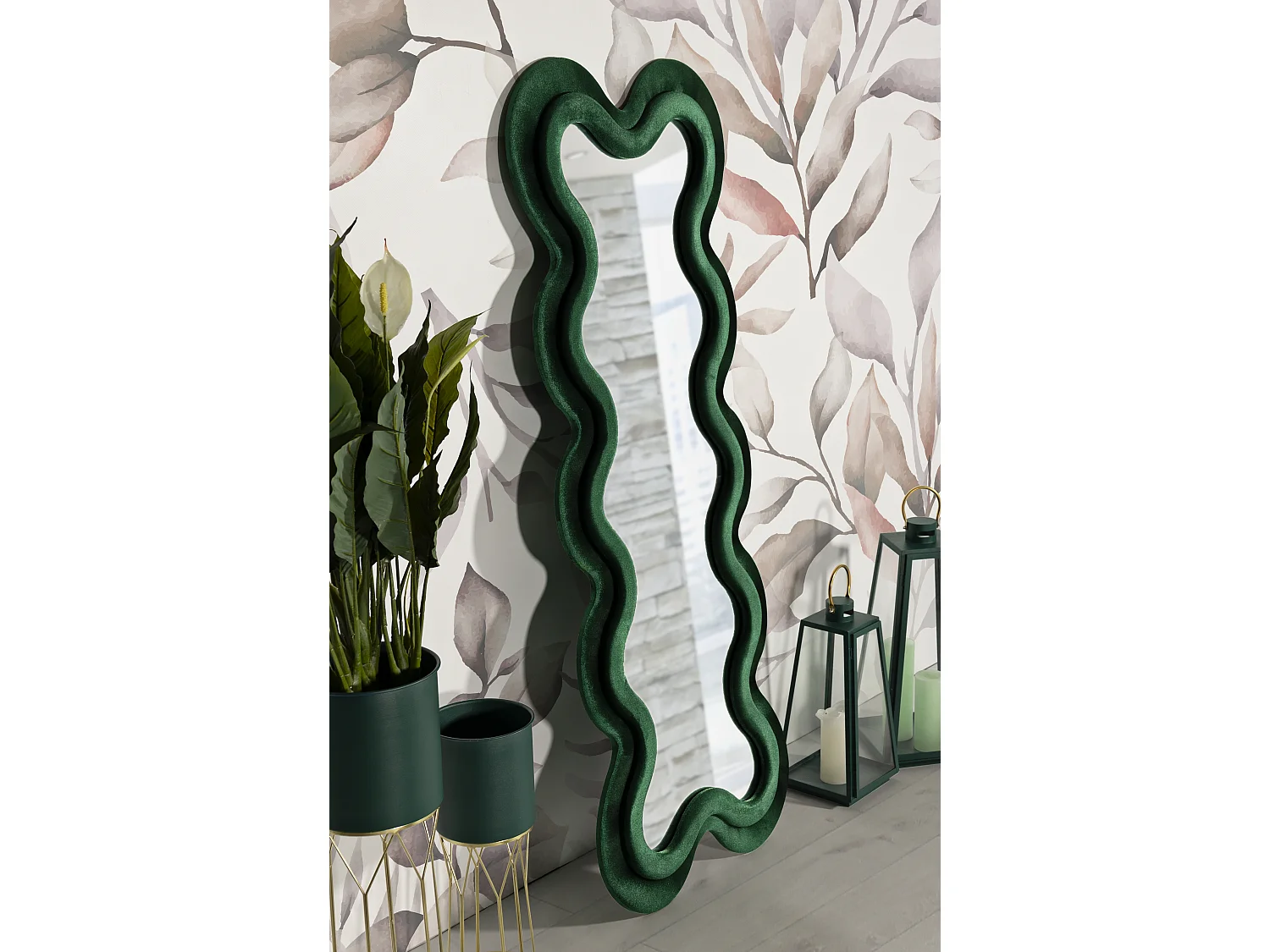 Specchio da parete in velluto verde cm 58x4x160