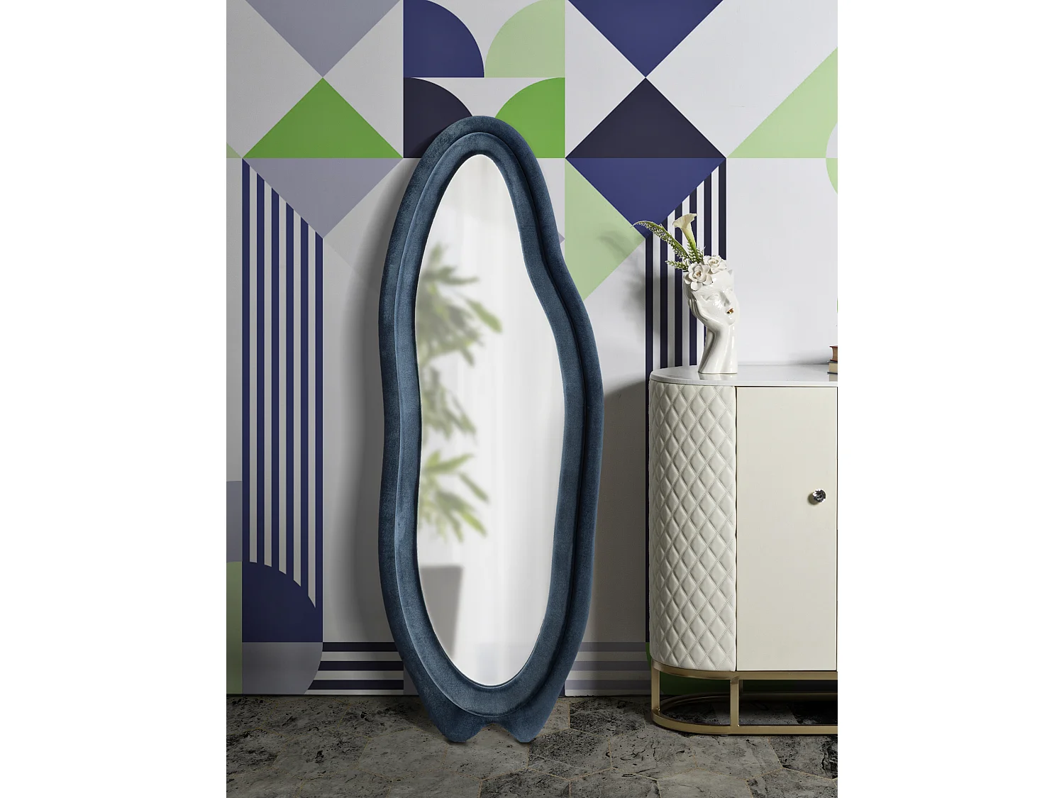 Specchio da parete in velluto blu cm 60x4x160.