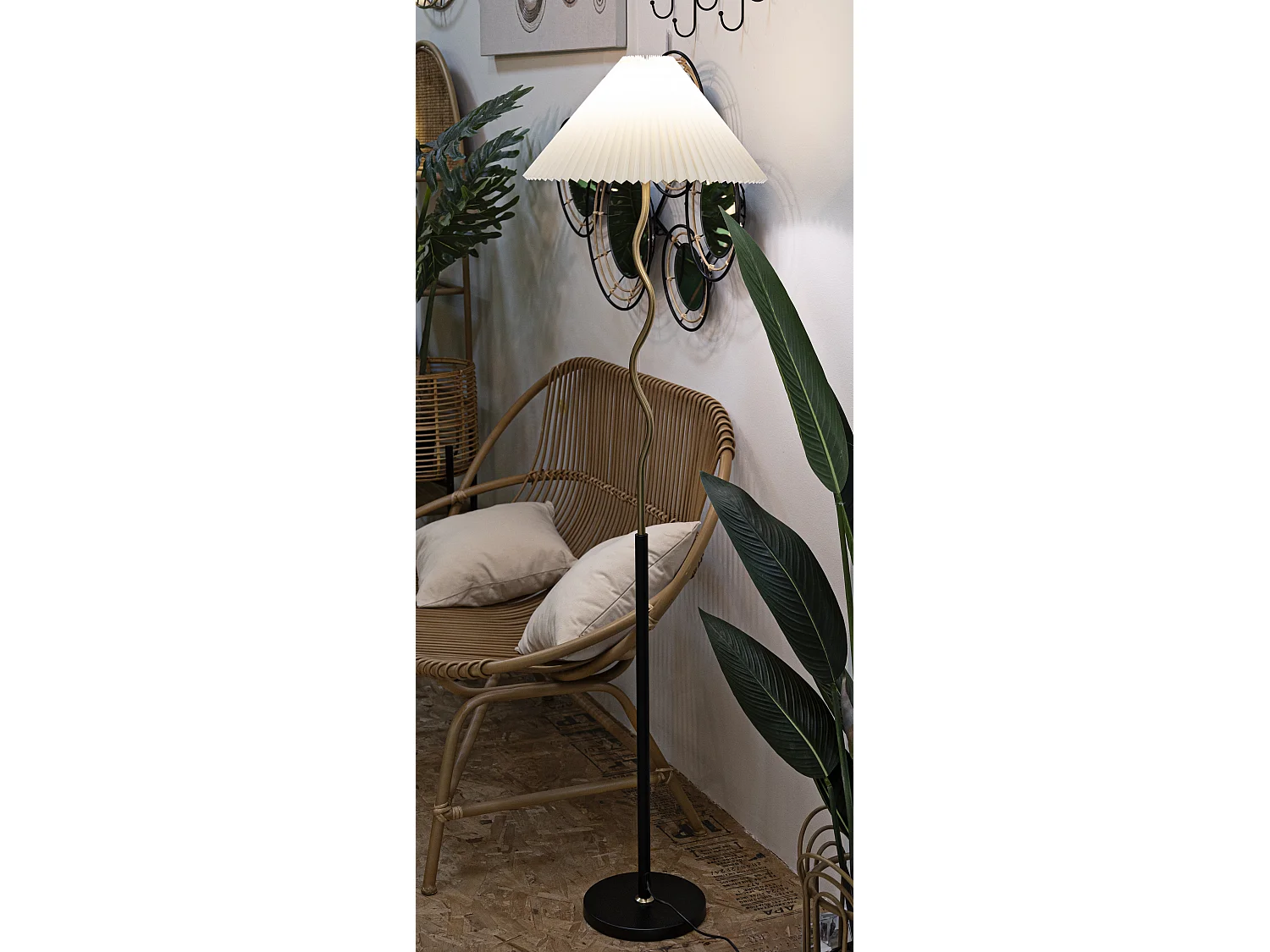 Lampadaire Design en Métal "Closy" 172cm Or & Noir