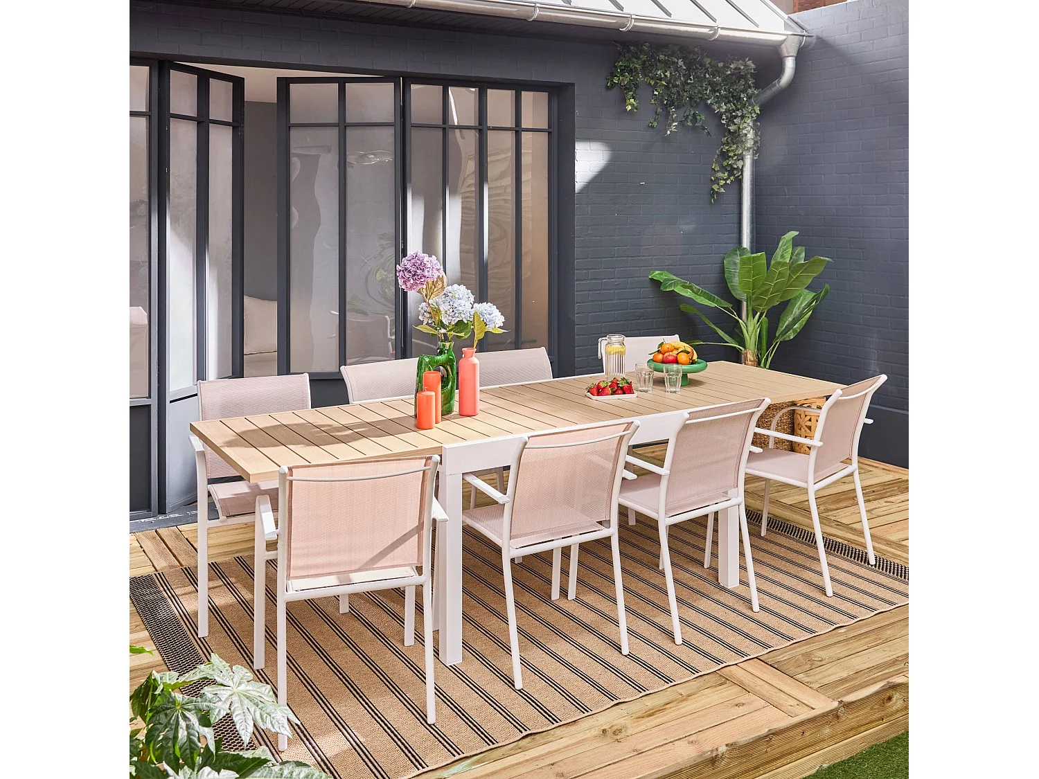 Table de jardin extensible aluminium + 8 assises aluminium et textilène. blanc. 270 x 90 x 75 cm