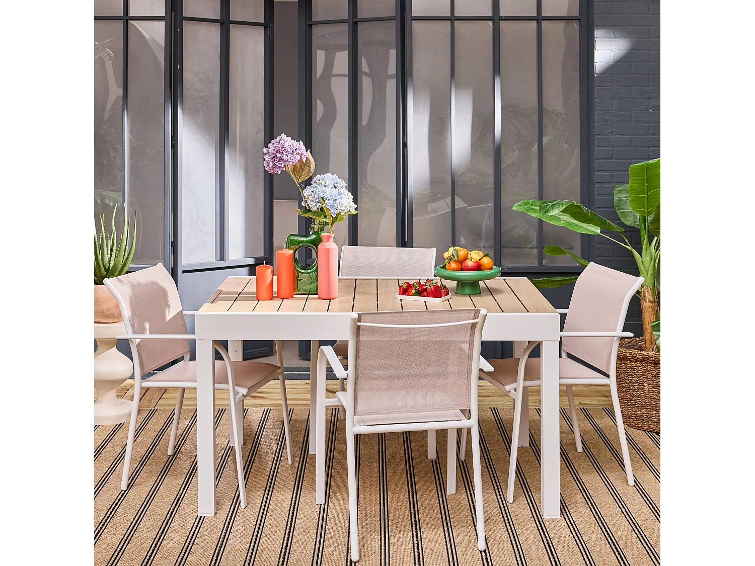 Table de jardin extensible aluminium + 8 assises aluminium et textilène. blanc. 270 x 90 x 75 cm