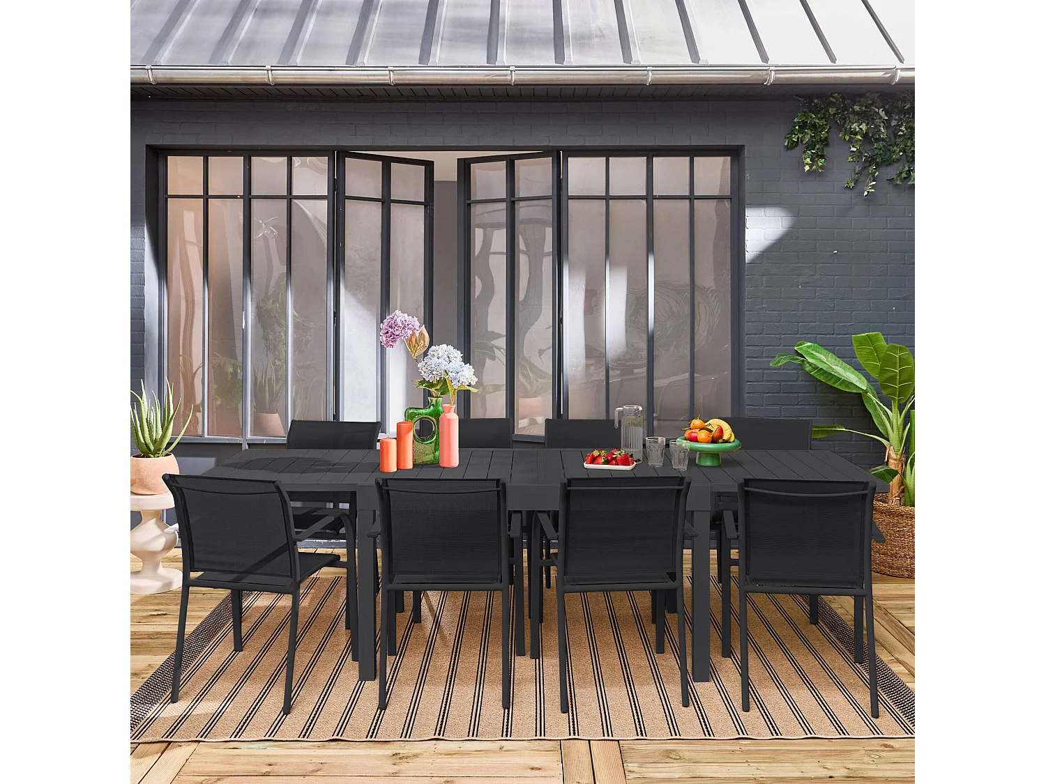 Table de jardin extensible aluminium + 8 assises aluminium et textilène. anthracite. 270 x 90 x 75 cm