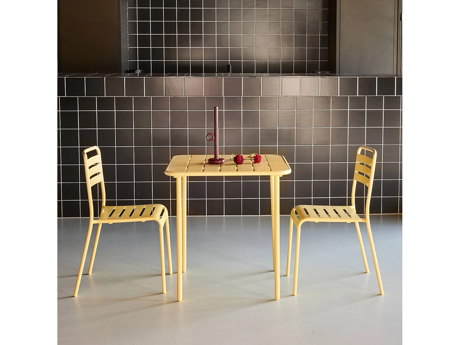 Table de jardin métal + 2 assises jaune Amélia