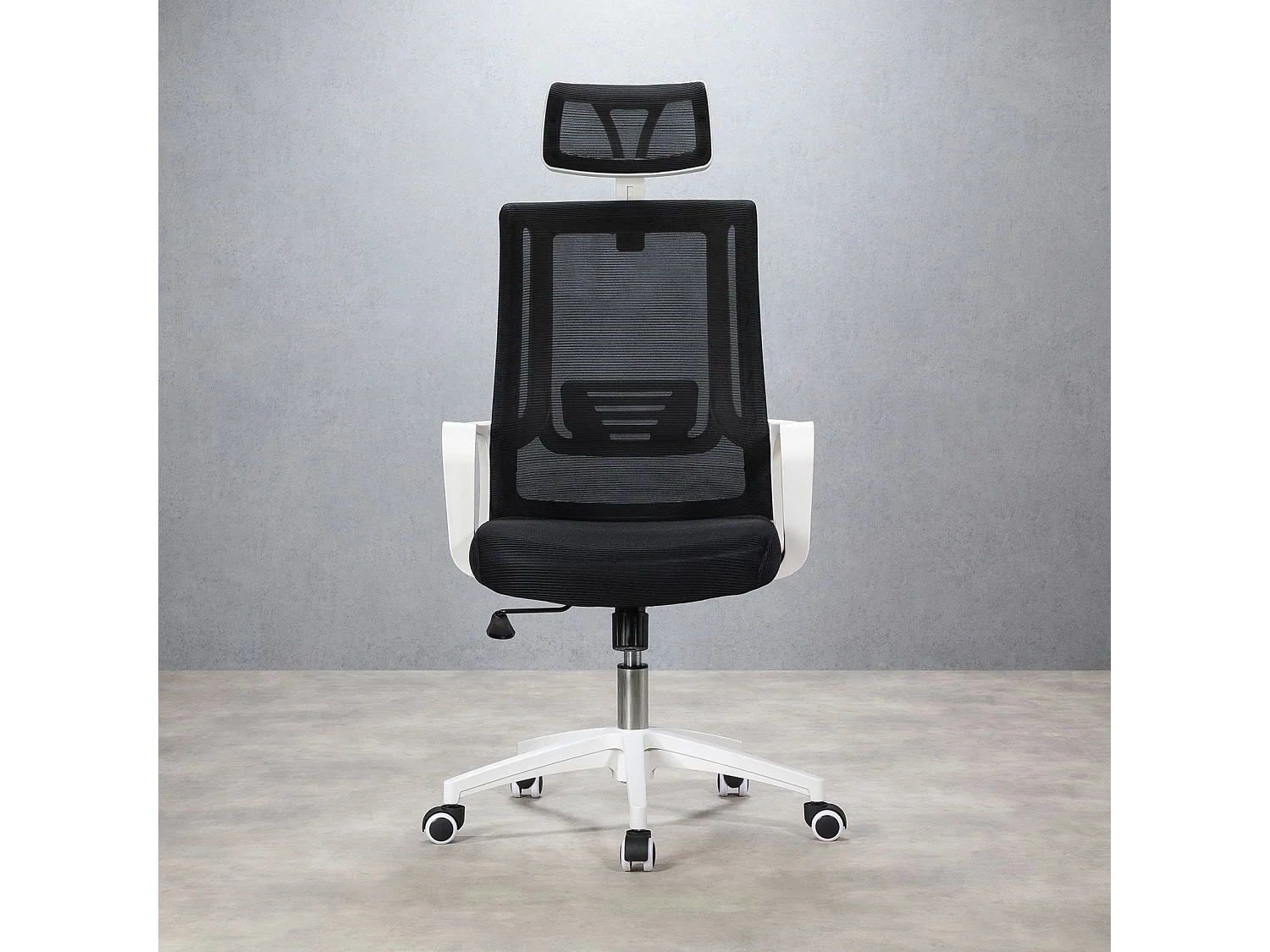 Chaise de bureau AUCKLAND, Pivotante et réglable en hauteur, Tissu mesh, Avec accoudoirs et Repose-Tête, Noir