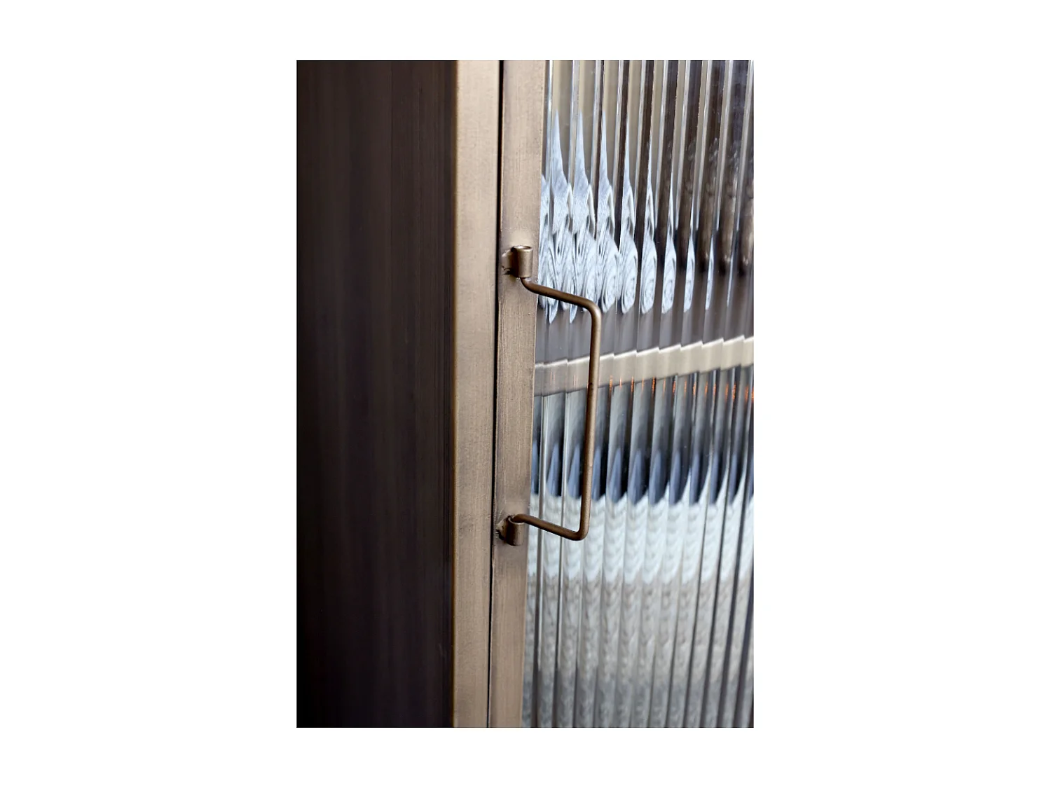 Armoire vitrine en fer et verre laiton antique 40 x 34 x 133.5 cm