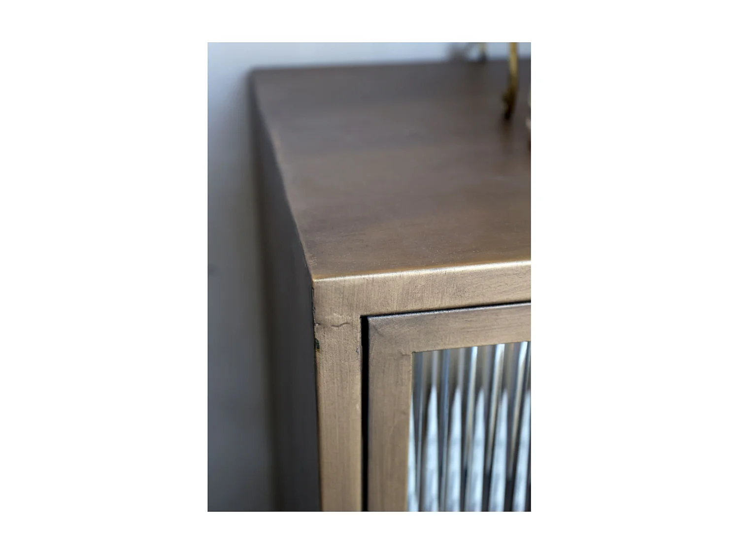 Armoire vitrine en fer et verre laiton antique 40 x 34 x 133.5 cm