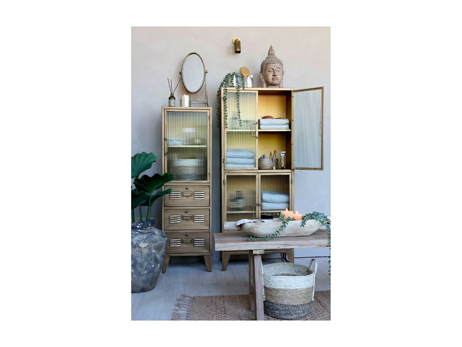 Armoire vitrine en fer laiton antique et verre 60 x 33 x 149.5 cm