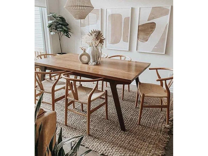 Pack de 2 sillas de 76x52x56 cm de madera maciza y asiento trenzado en color beige Salma