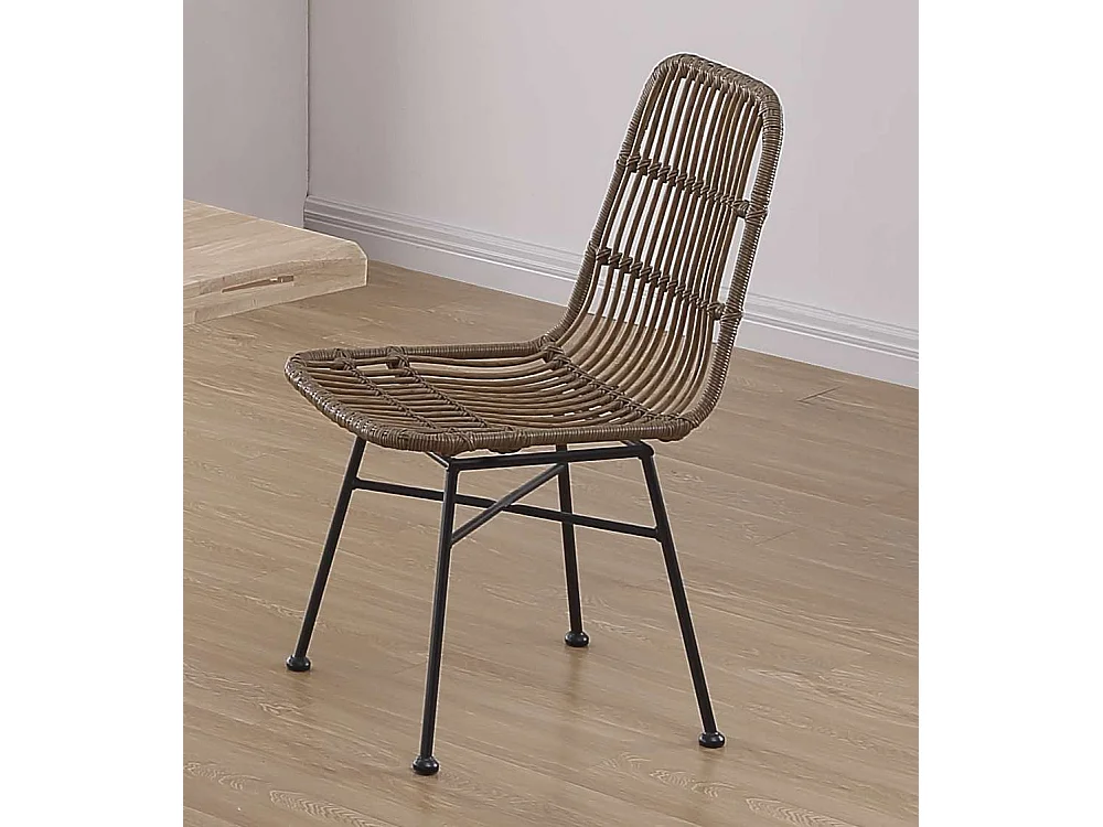 Pack de 4 sillas de 84x47x44 cm de ratán sintético en color marrón y patas negras Bangli