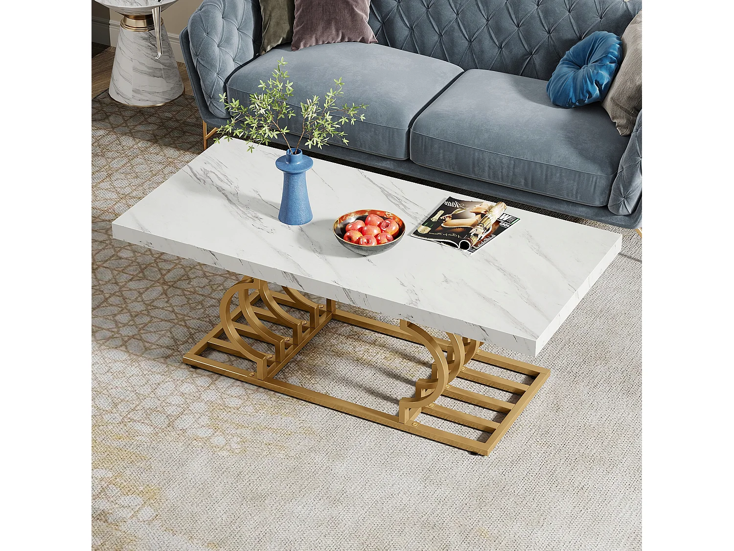 Moderne Niedertisch, Cocktailtisch aus Falschgranit mit geometrischem Bein, rechteckiger Sofazusatztisch, weiß und gold