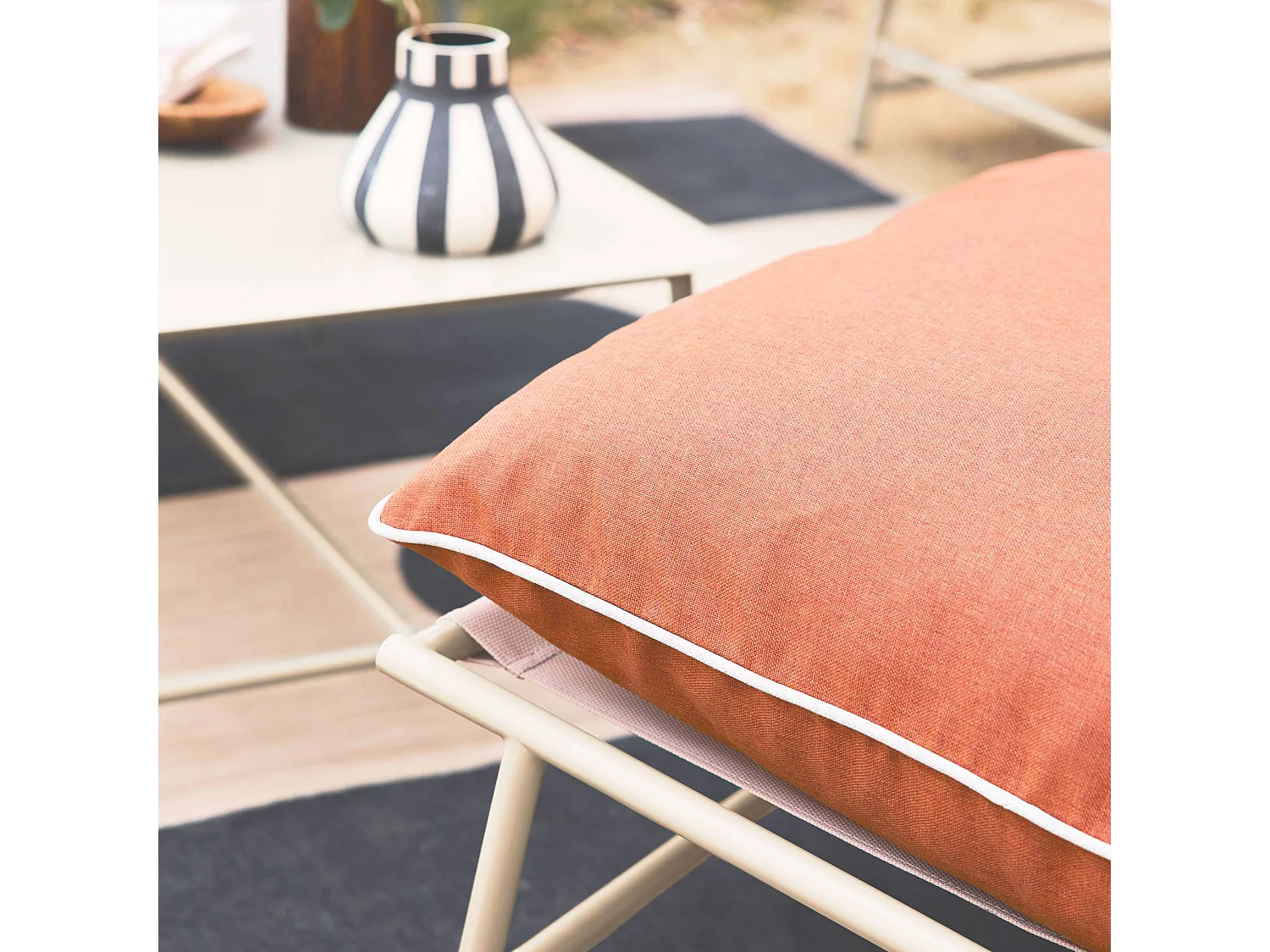 Salon de jardin acier SOFIA beige et terracotta. 4 places. table rectangulaire