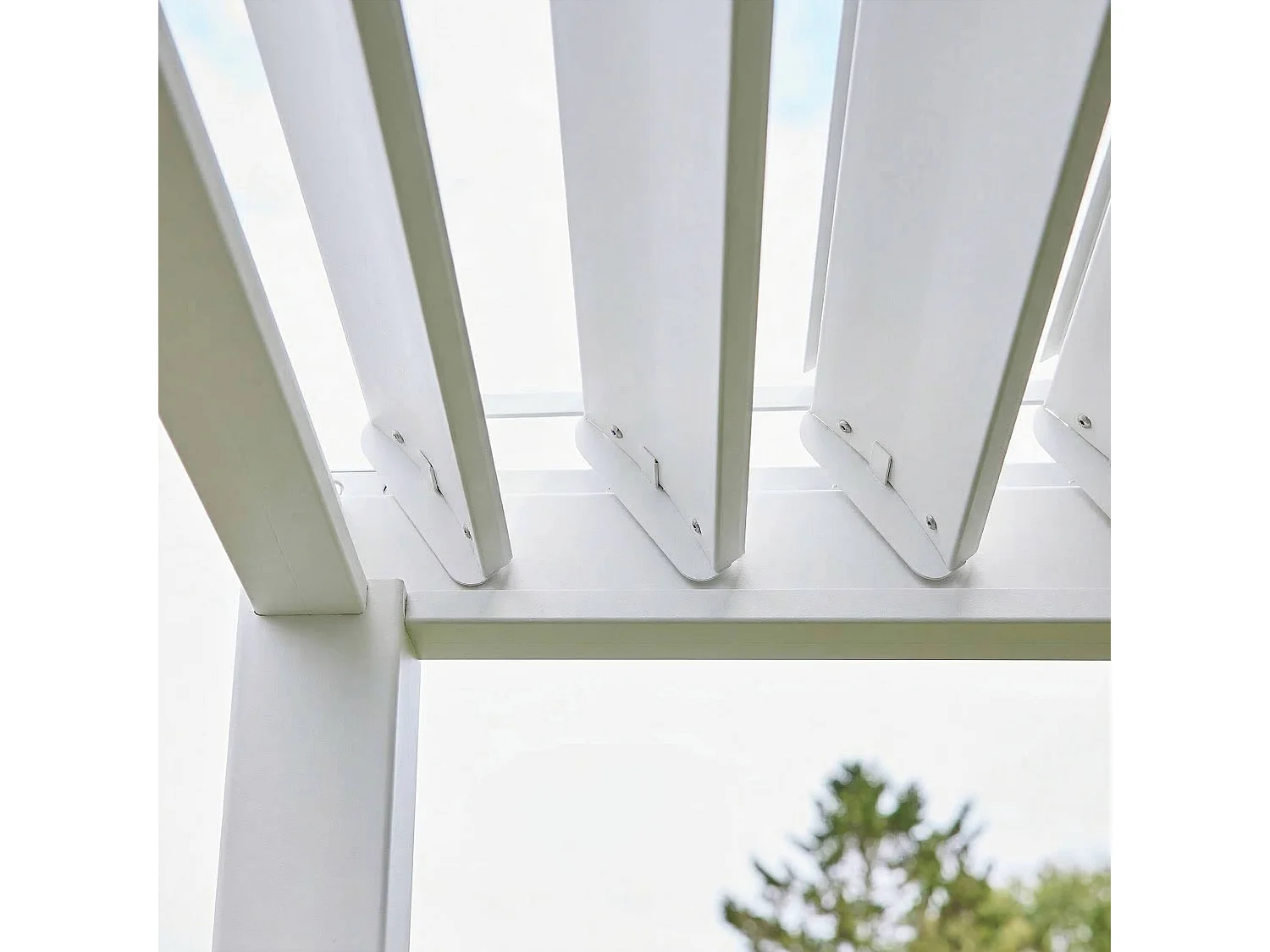 Pérgola bioclimática de aluminio 3x4m + 3 persianas de 1m blanco