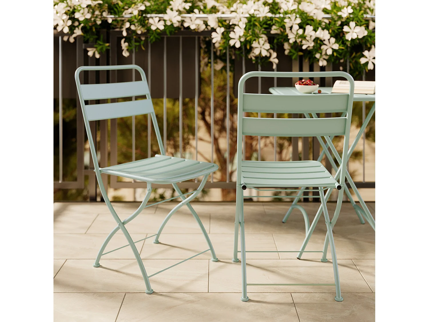 Set di 2 sedie da giardino in metallo verde chiaro, pieghevoli - Yumi