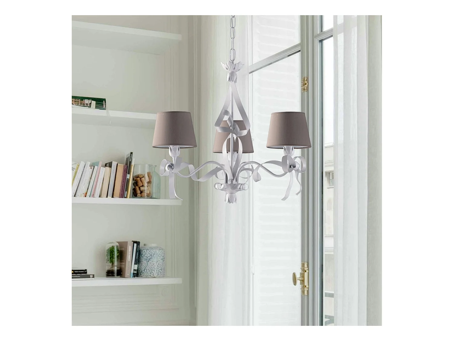 Lucy - Wit gelakte ijzeren kroonluchter met shabby chic effect decoratie en 16 diameter duifgrijze PVC lampenkappen 3 lichts 113 - Ø59 - BL184-3-BCO