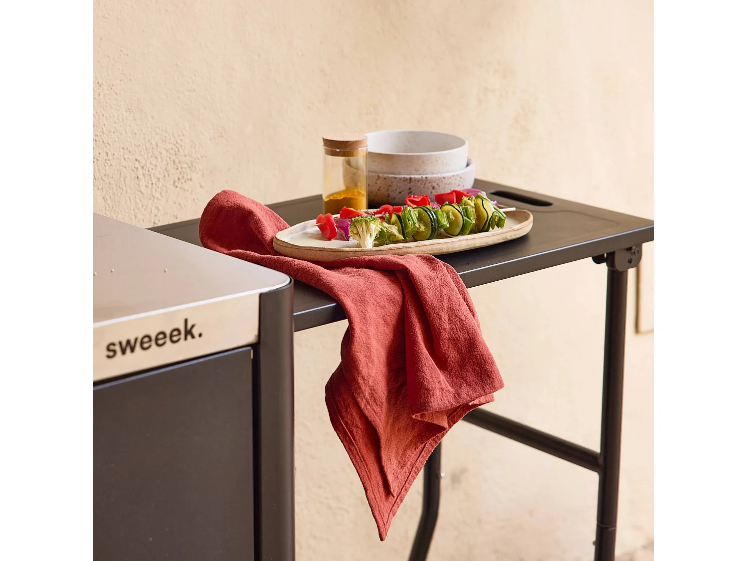 Mesa exterior de acero inoxidable de 94,5 cm con estante plegable