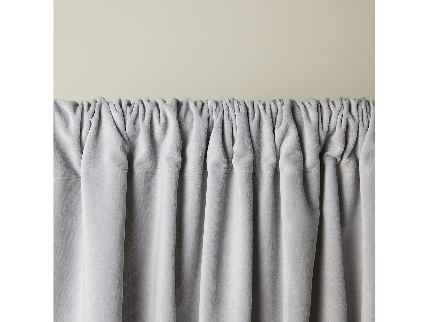 Baumwollsamtvorhang Revile hellgrau 140 x 250