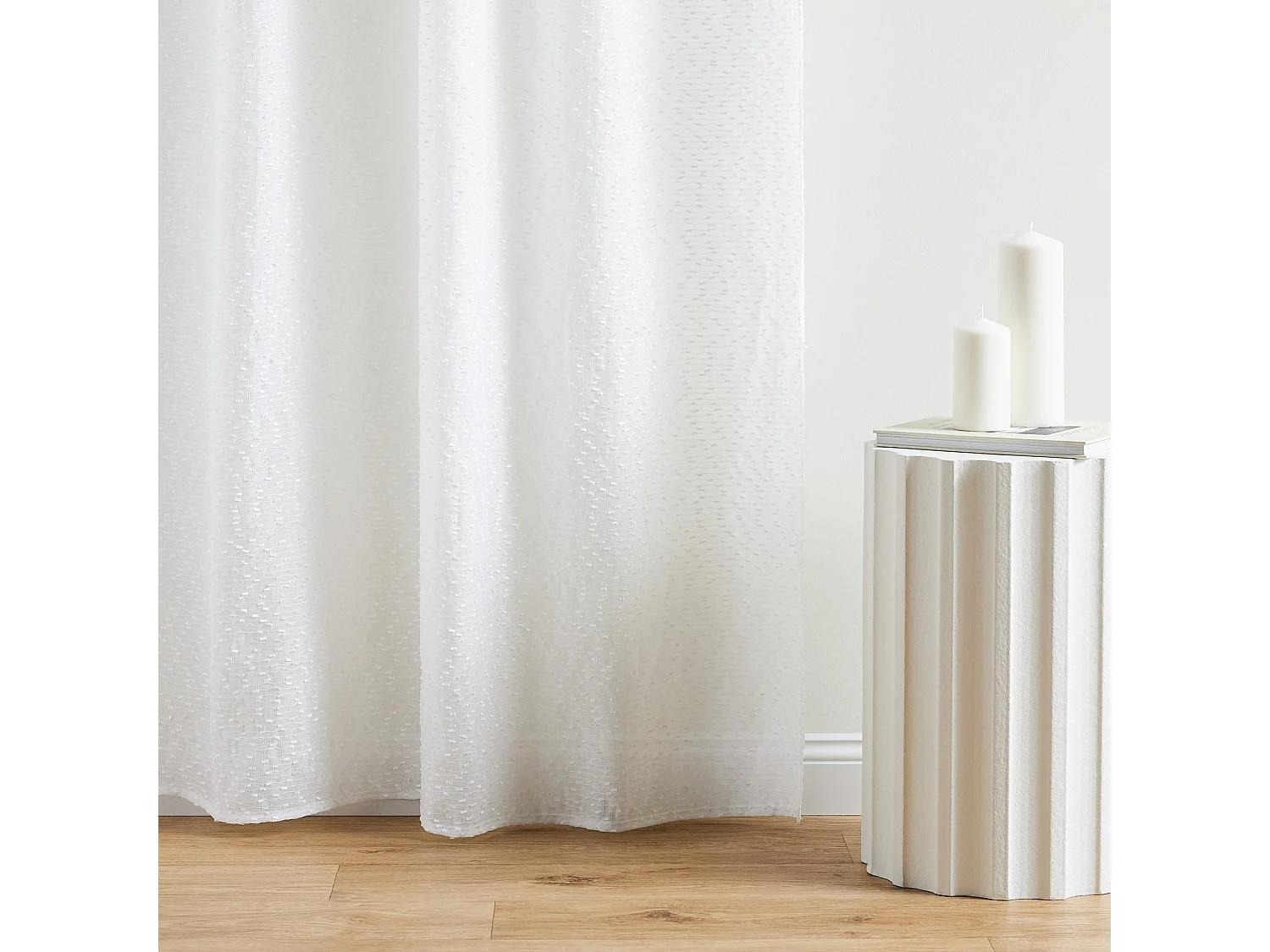 Durchsichtiger Vorhang Rocci mittelweiß 140 x 250