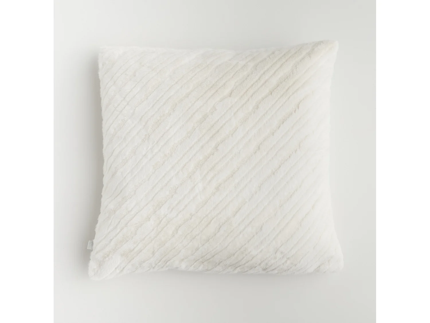 Pelz-Kissenbezug Pufos Mittel Ecru 45x45 cm