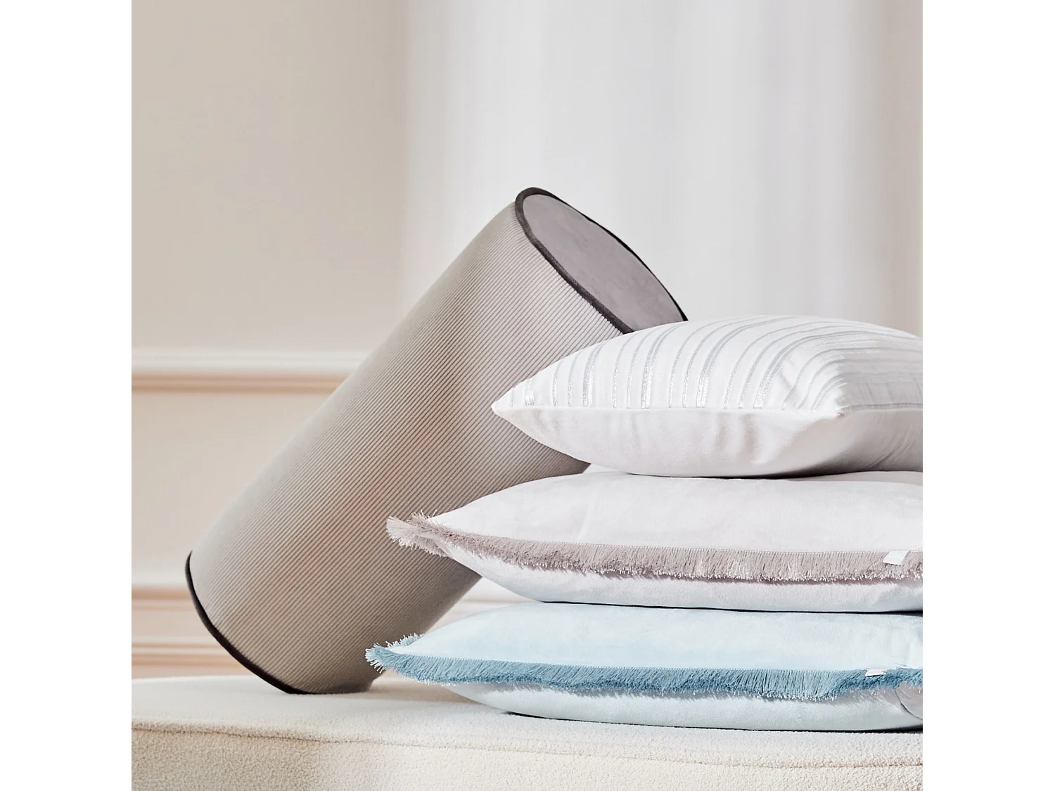 Kissenbezug Aus Samt Calama Helles Weiß 30 x 60 cm