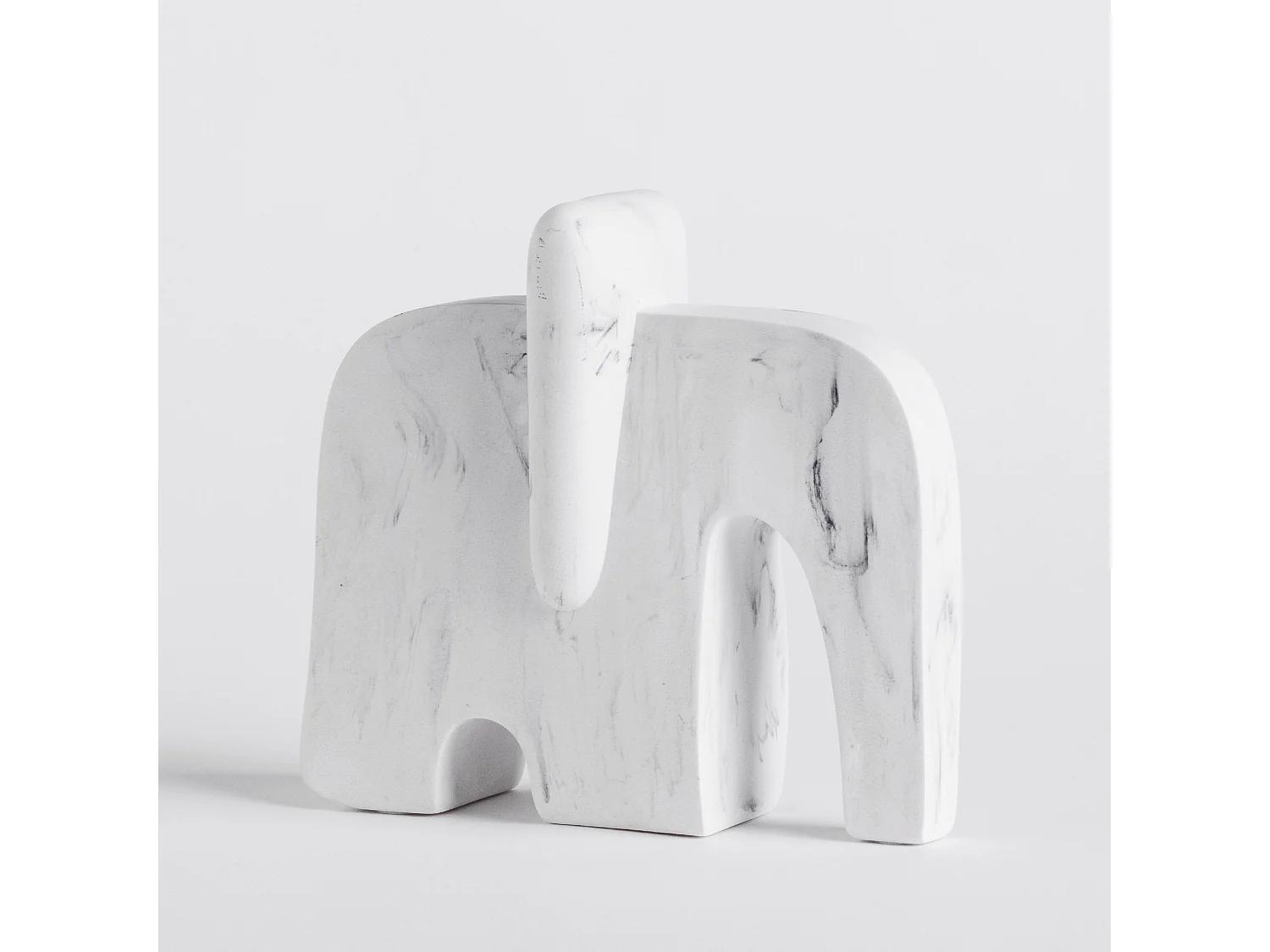 Figurine Marblos blanc moyen 20.5 x 7.5 x 22