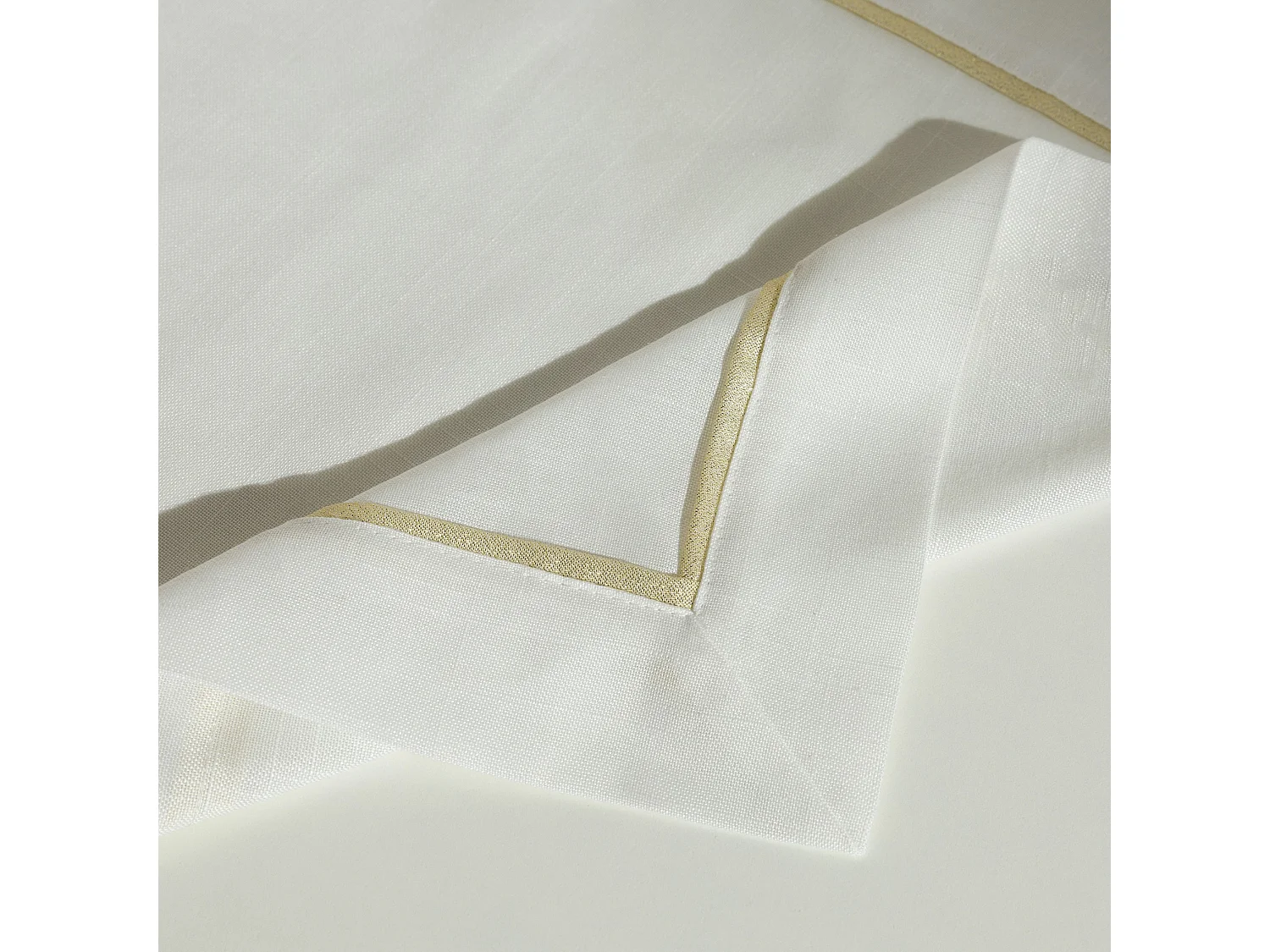 Tischläufer Tideno mittleres Gold 40x180