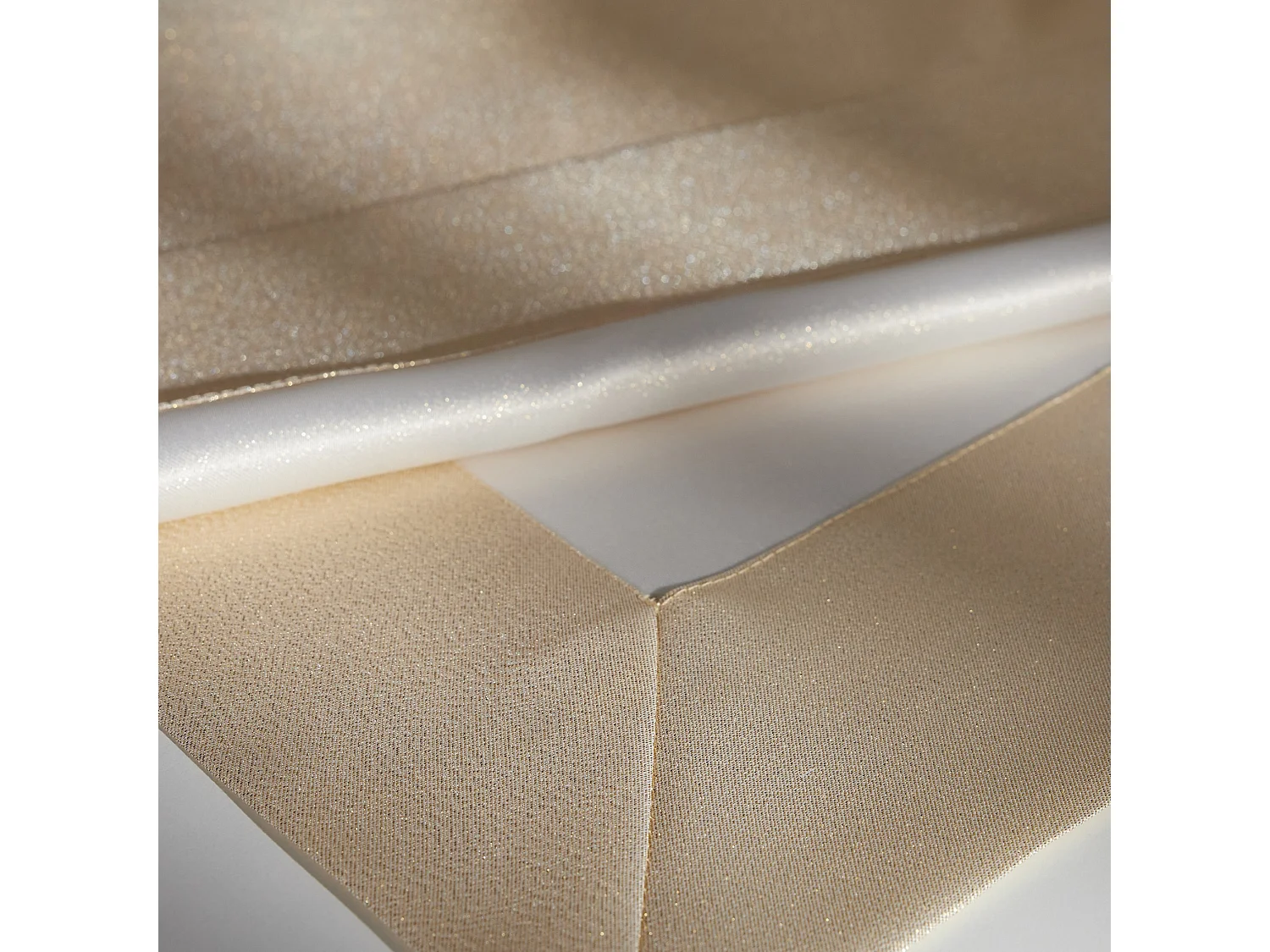 Kleines Tischtuch Kholio mittleres Gold 80x80