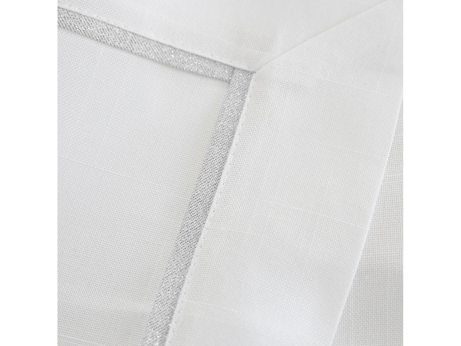 Kleines Tischtuch Tideno Mittelsilber 80x80