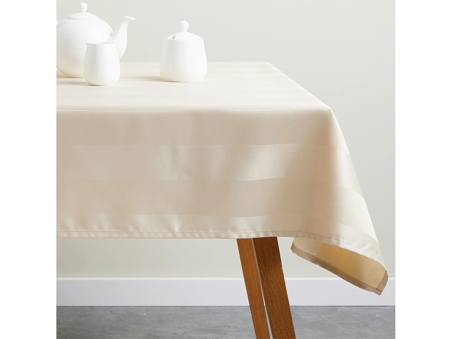 Tischtuch Delsie mittleres Beige 150x220