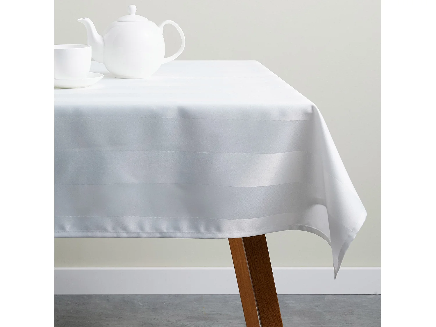 Tischtuch Delsie mittelweiß 110 x 160