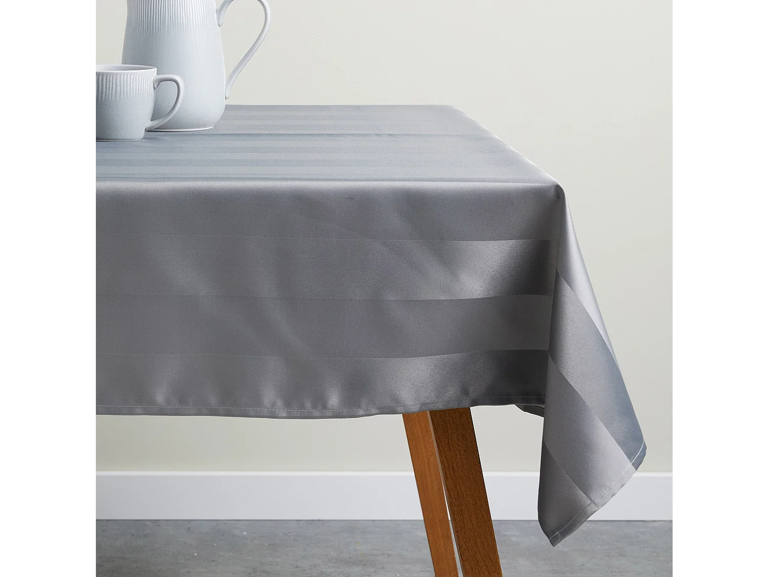 Tischtuch Delsie hellgrau 130x180