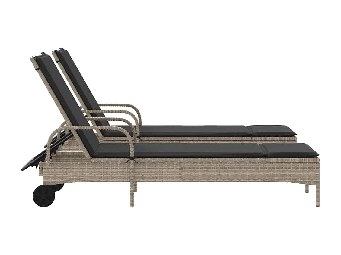 Ligstoelen 2 st met kussen poly rattan lichtgrijs
