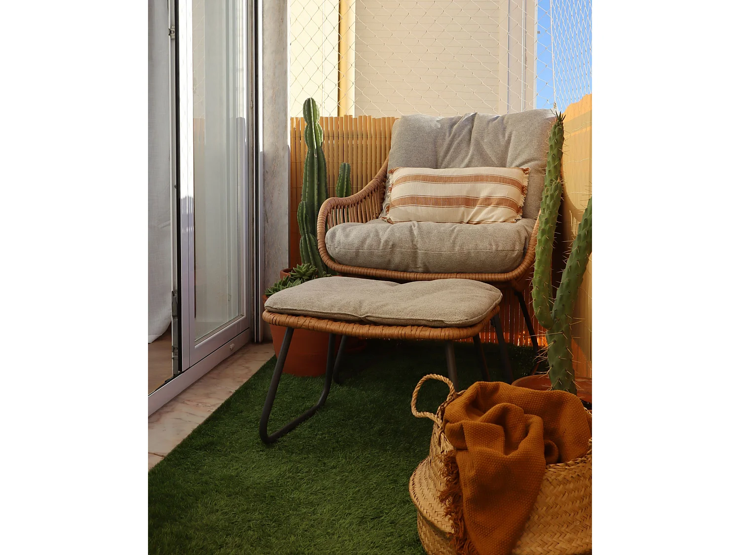 Garden Chair MESTRE with Footstool PE Rattan Natural