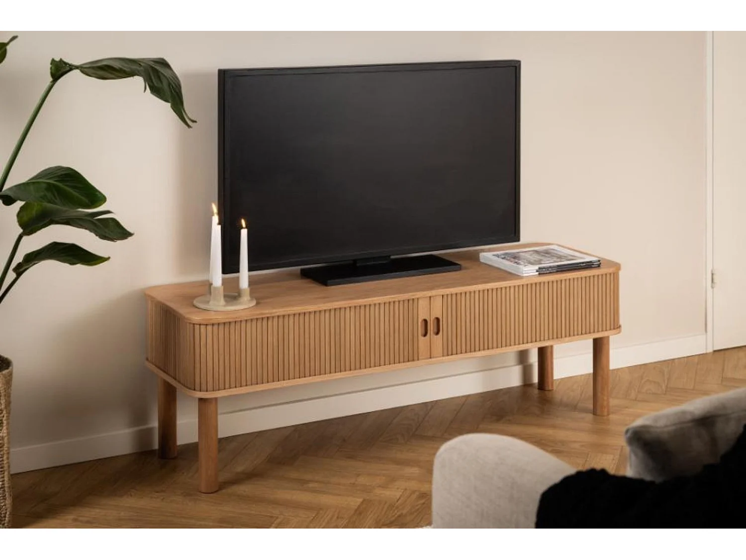 Meuble TV en chêne avec portes coulissantes L140 - GAYNEL