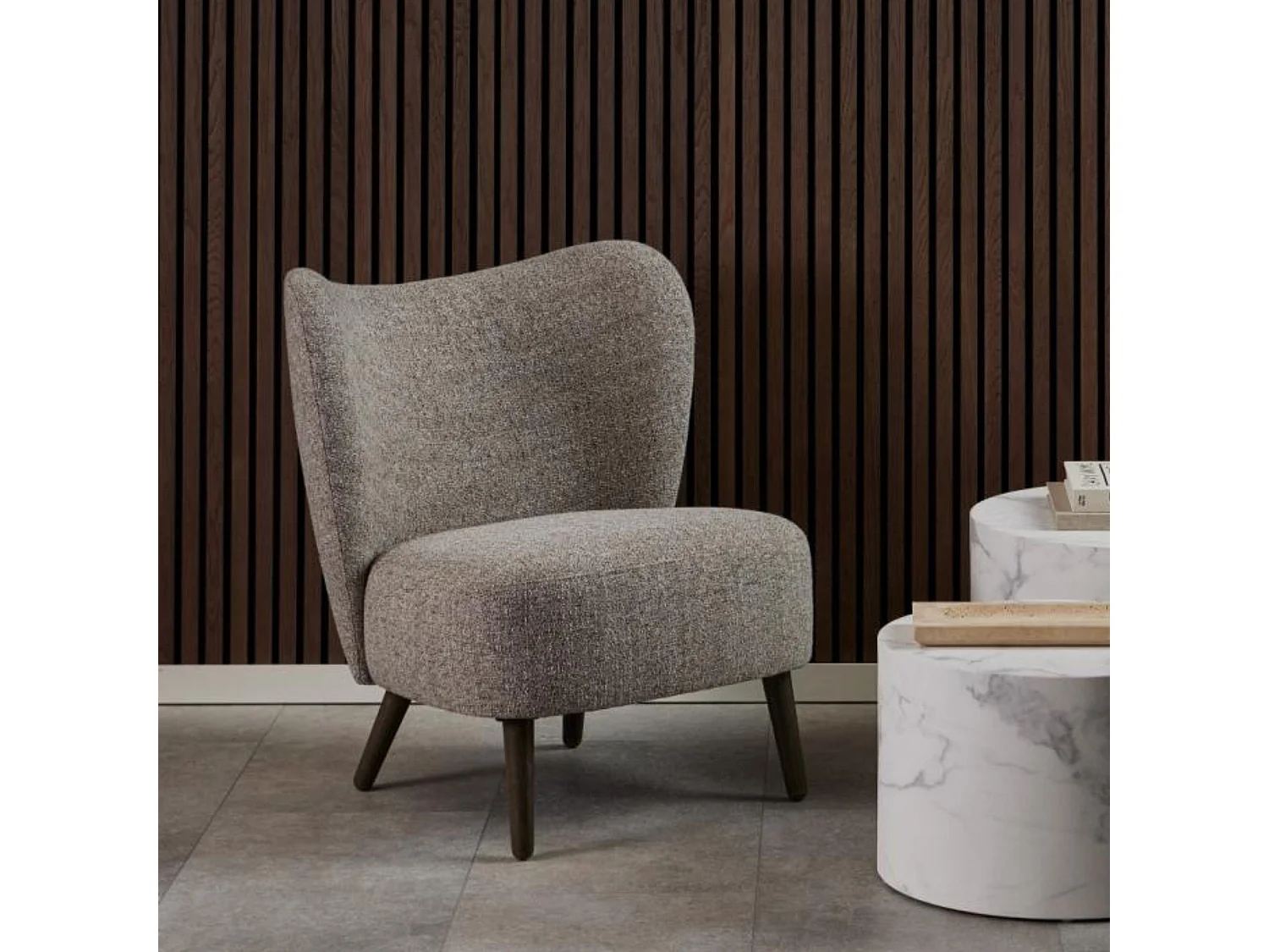 Fauteuil en tissu chiné crème et pieds en bois - EROS