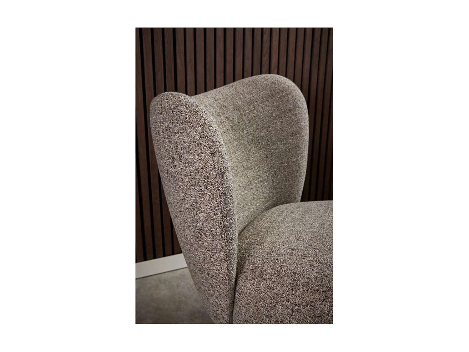 Fauteuil en tissu chiné crème et pieds en bois - EROS