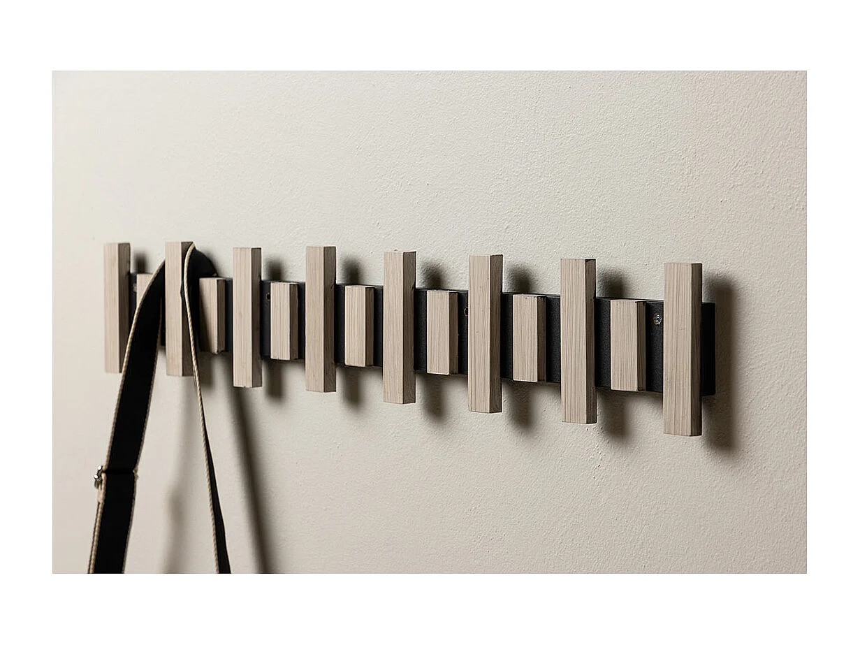 Nimes Wandgarderobe whitewash.