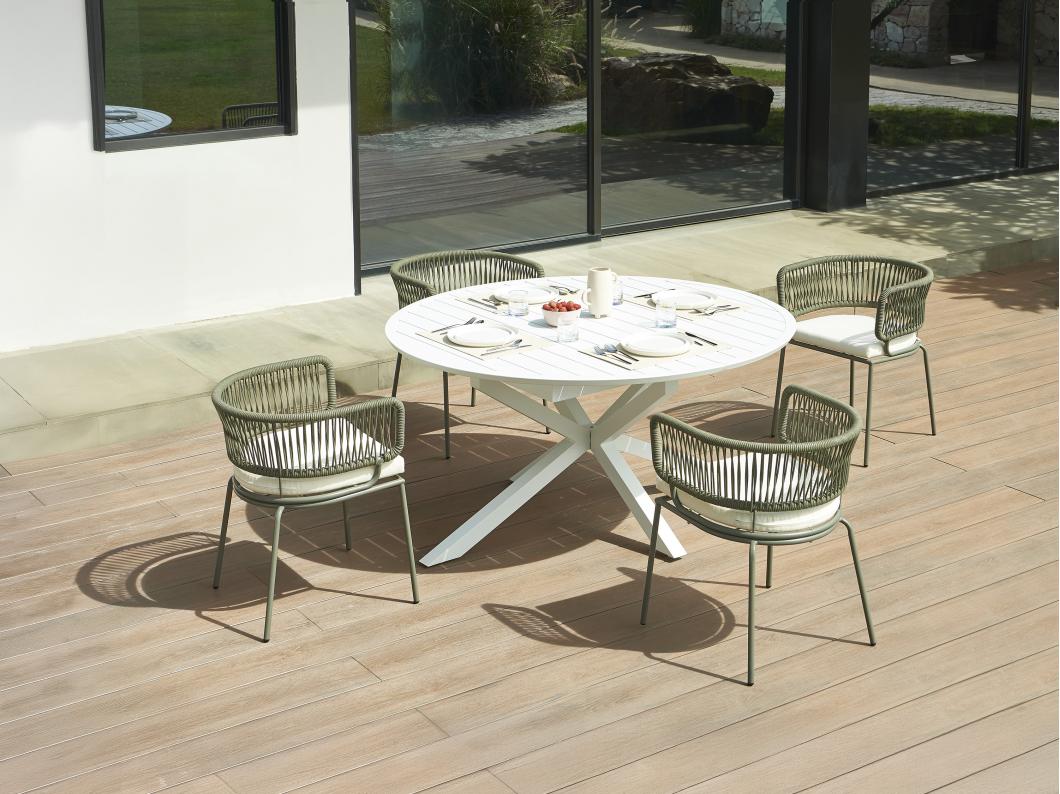 Salle à manger de jardin en aluminium : une table extensible L.150/200 cm et 4 fauteuils en métal et corde - Kaki et blanc - PISTO de MYLIA