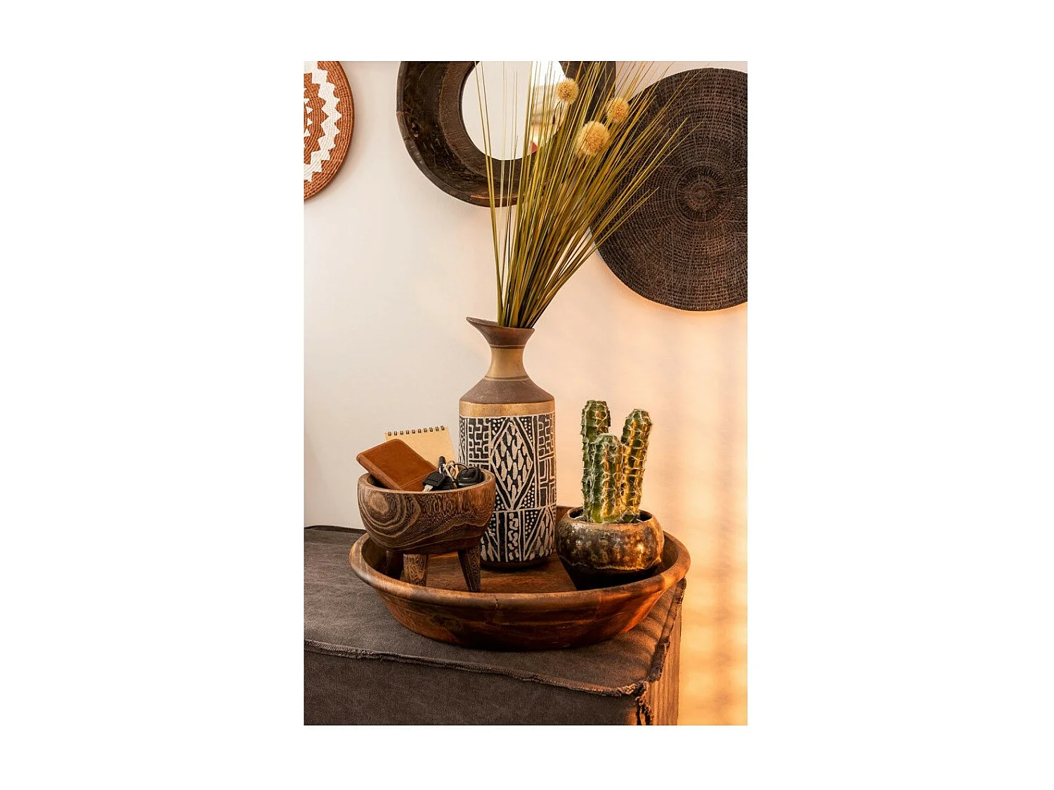 Cintee ronde wandspiegel van donker gerecycled massief hout