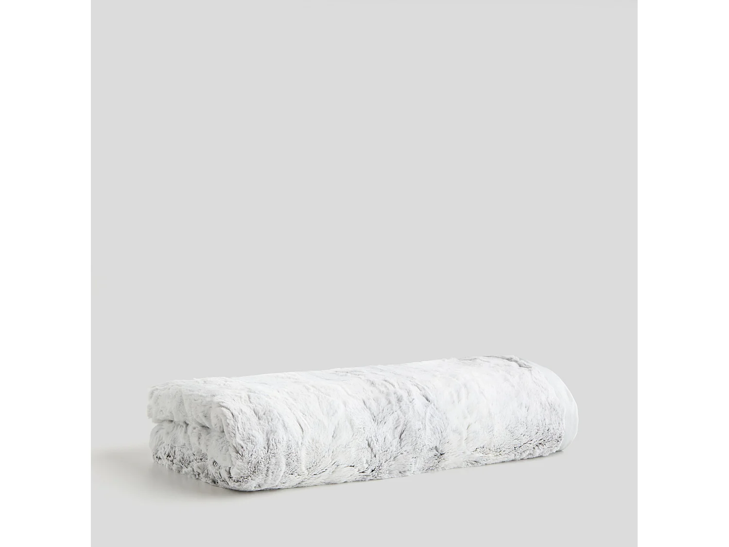 Tagesdecke Flacie hellgrau 180x200