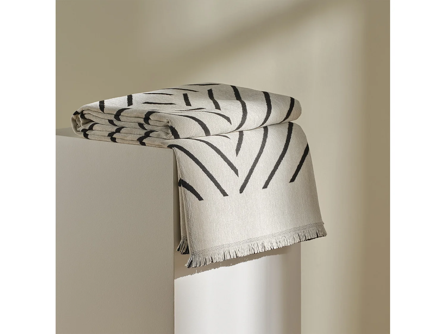 Decke Crios mittelweiß 130 x 180 cm