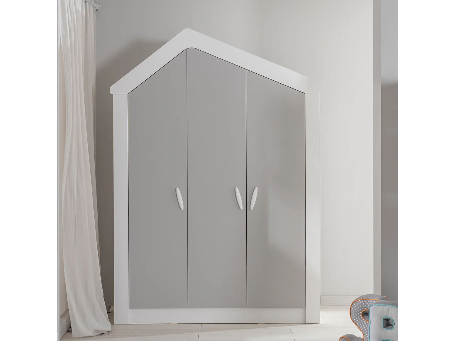 Armoire 3 portes aggloméré blanc et gris 207x150x58cm