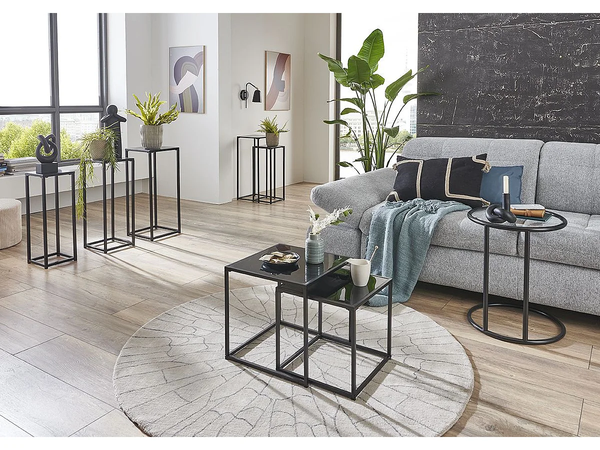 Lot de 2 tables d'appoint en métal noir et verre