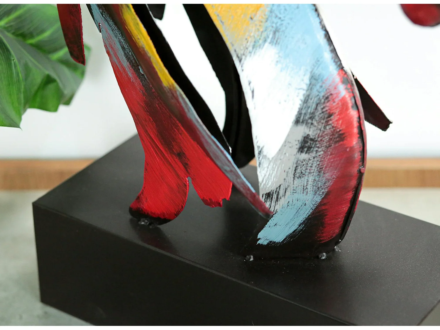 Tête de cheval en métal multicolore sur socle H75x47x21cm