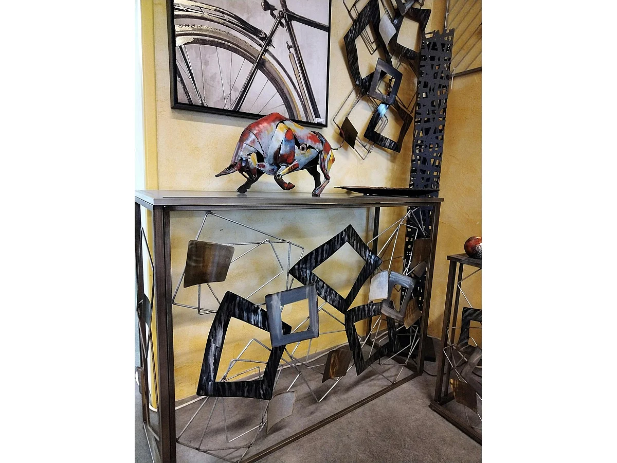 Objet déco salon taureau métal peint